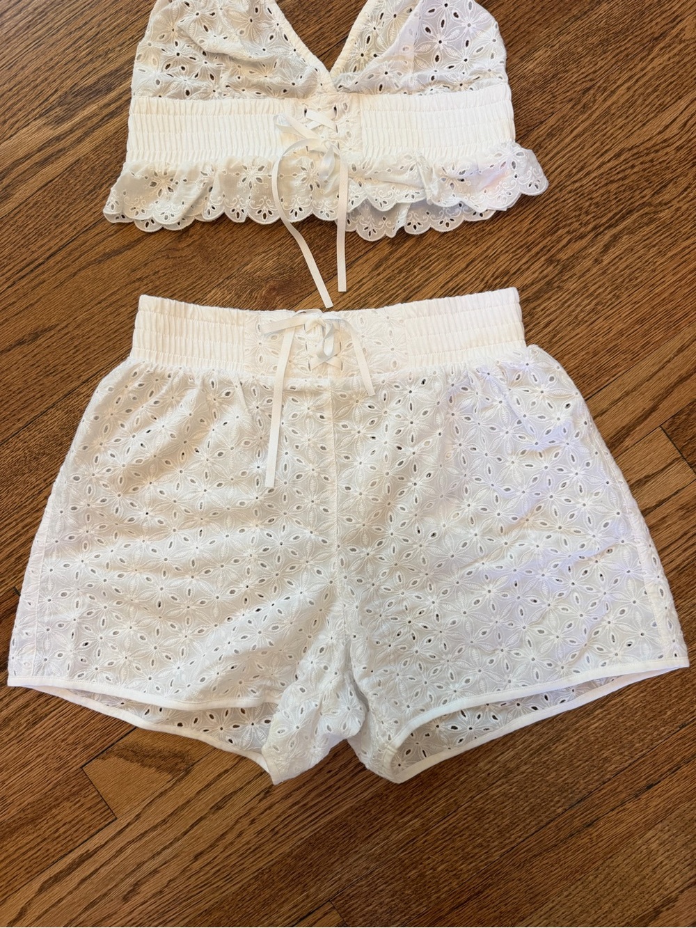Intimissimi White Eyelet Lace Bralette & Shorts Matching Lingerie/Loungewear Set - Picture 3 of 9